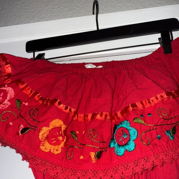 Traditional Hispanic Style Red Off-Shoulder Dress with Floral Print - Picture 3 of 5